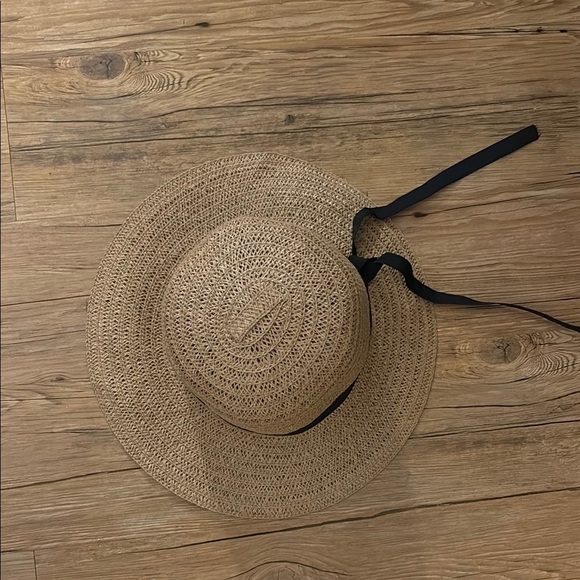 New- Stylish Tan Sun Hat with Black Ribbon - Picture 4 of 5